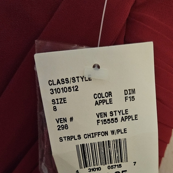 Davids Bridal Long Strapless Chiffon Dress w/Pleated Bodice Apple Red size 8 NWT - Picture 10 of 11